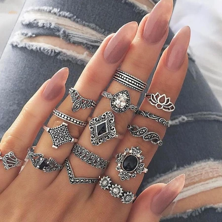 Indumentaria y Accesorios33